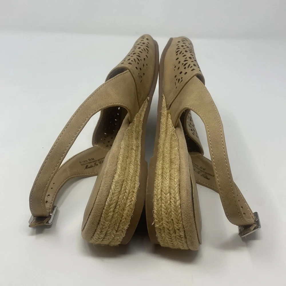 Easy Street Tan Faux Suede Cut Out Espadrille Sandal Size 9.5
